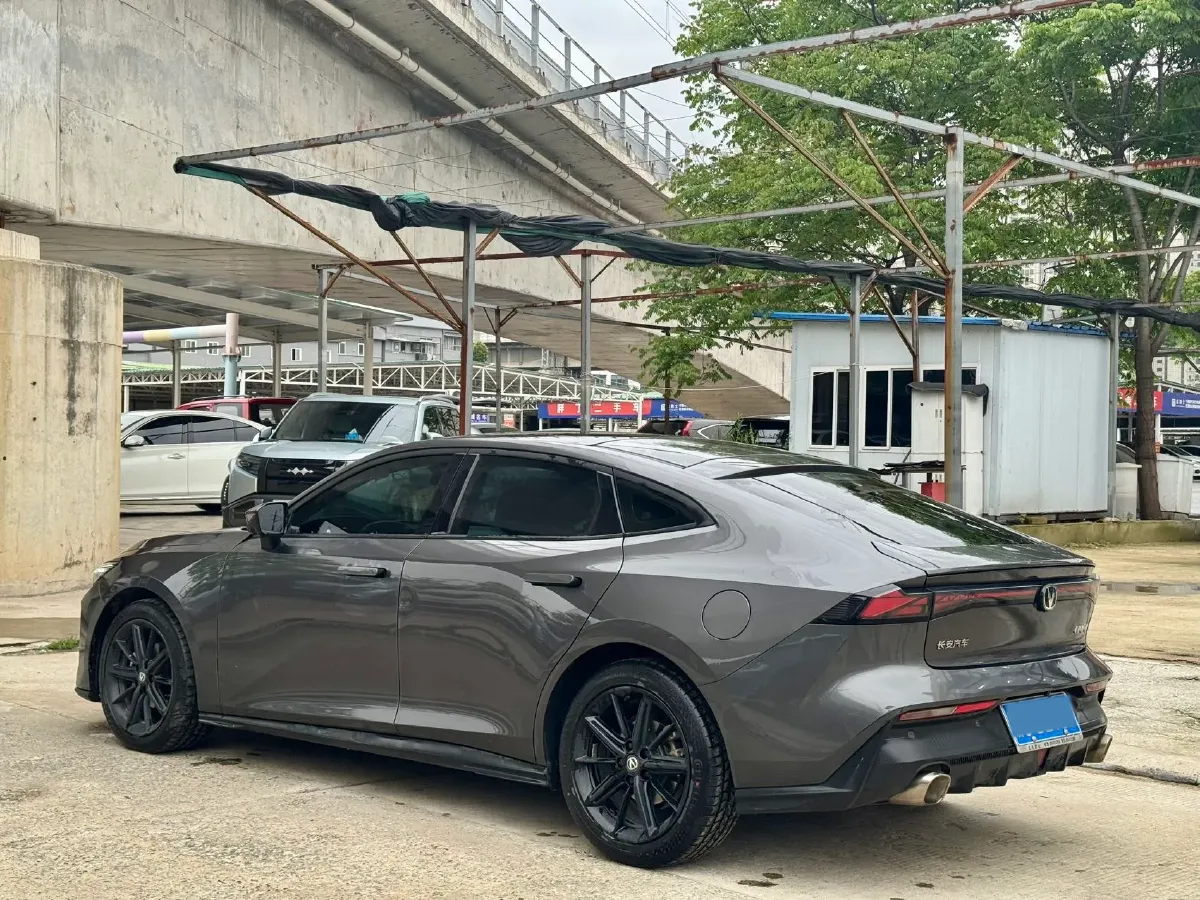 2022 ChangAn UNI-V 1.5T 188HP L4 7DCT,autocango,china used car exporter,china ev exporter,chinese used car exporter,chinese used ev exporter