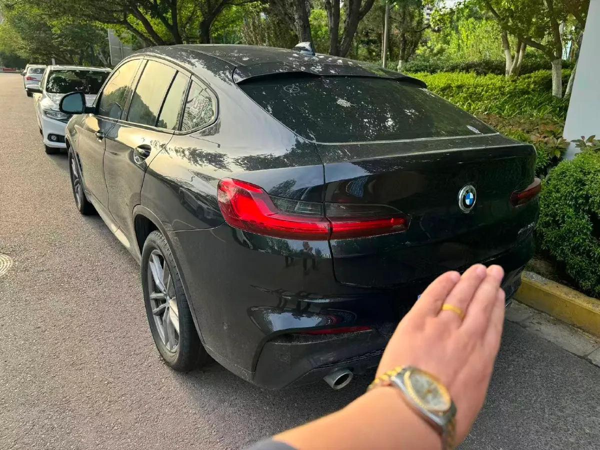 2021 BMW X4 2.0T 184HP L4 8AT,autocango,china used car exporter,china ev exporter,chinese used car exporter,chinese used ev exporter