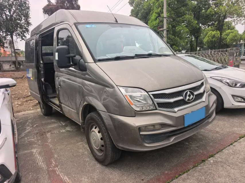 2013 MAXUS XinTu V80 2.5T 136HP L4 5MT,autocango,china used car exporter,china ev exporter,chinese used car exporter,chinese used ev exporter
