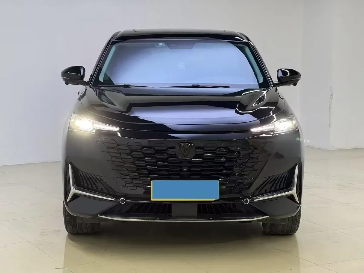 2021 ChangAn UNI-K 2.0T 233HP L4 8AT,autocango,china used car exporter,china ev exporter,chinese used car exporter,chinese used ev exporter