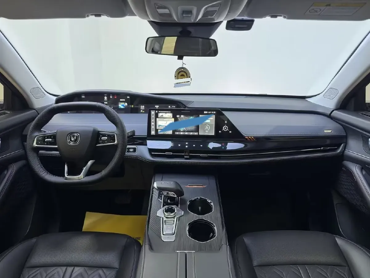 2021 ChangAn UNI-K 2.0T 233HP L4 8AT,autocango,china used car exporter,china ev exporter,chinese used car exporter,chinese used ev exporter