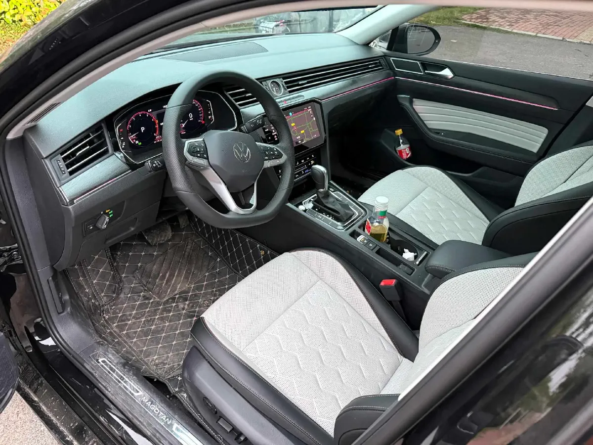2026 Volkswagen Magotan 2.0T 220HP L4 7DCT,autocango,china used car exporter,china ev exporter,chinese used car exporter,chinese used ev exporter