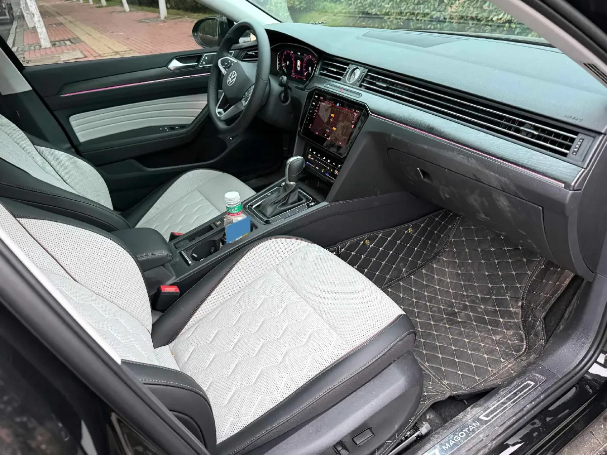 2026 Volkswagen Magotan 2.0T 220HP L4 7DCT,autocango,china used car exporter,china ev exporter,chinese used car exporter,chinese used ev exporter