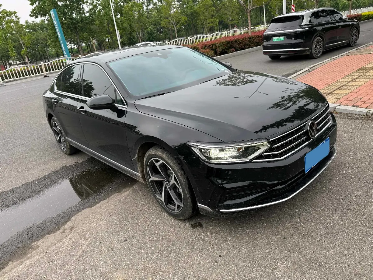 2026 Volkswagen Magotan 2.0T 220HP L4 7DCT,autocango,china used car exporter,china ev exporter,chinese used car exporter,chinese used ev exporter