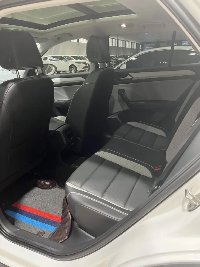 2023 Volkswagen T-Roc 1.4T 150HP L4 7DCT,autocango,china used car exporter,china ev exporter,chinese used car exporter,chinese used ev exporter