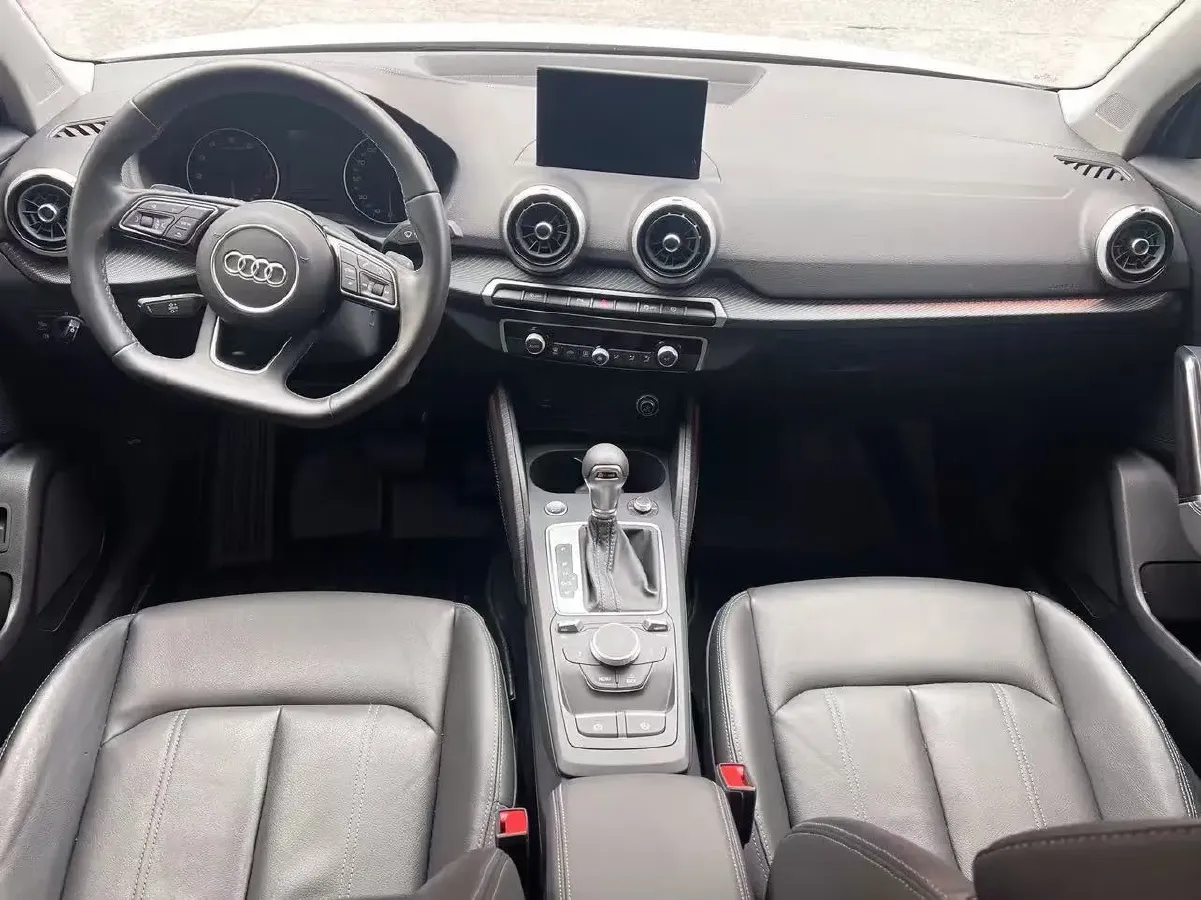 2023 Audi Q2L 1.5T 160HP L4 7DCT,autocango,china used car exporter,china ev exporter,chinese used car exporter,chinese used ev exporter