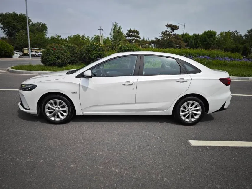 2024 Chevrolet Monza 1.5L 113HP L4 6DCT,autocango,china used car exporter,china ev exporter,chinese used car exporter,chinese used ev exporter