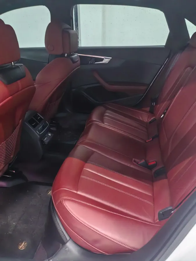 2023 Audi A4L 2.0T 190HP L4 7DCT,autocango,china used car exporter,china ev exporter,chinese used car exporter,chinese used ev exporter