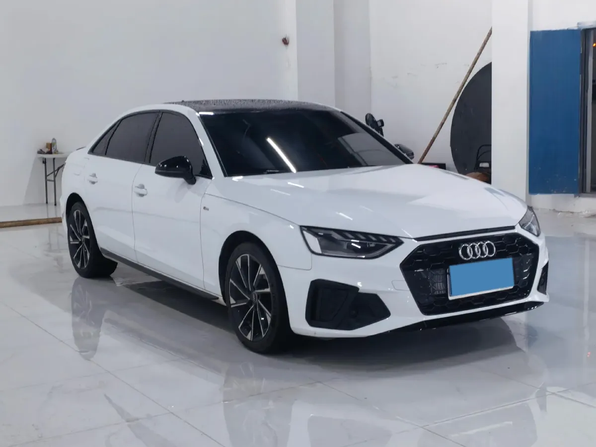 2023 Audi A4L 2.0T 190HP L4 7DCT,autocango,china used car exporter,china ev exporter,chinese used car exporter,chinese used ev exporter
