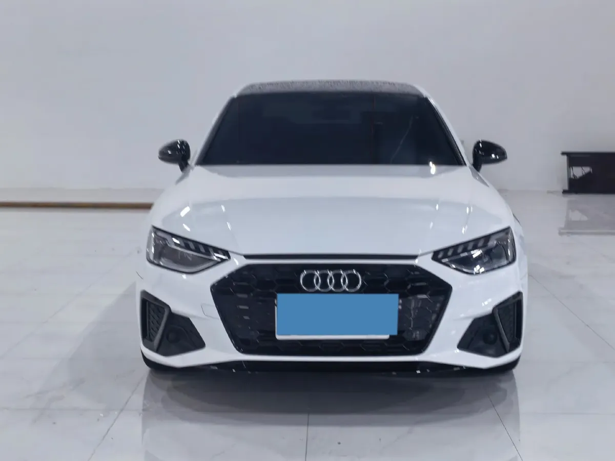 2023 Audi A4L 2.0T 190HP L4 7DCT,autocango,china used car exporter,china ev exporter,chinese used car exporter,chinese used ev exporter