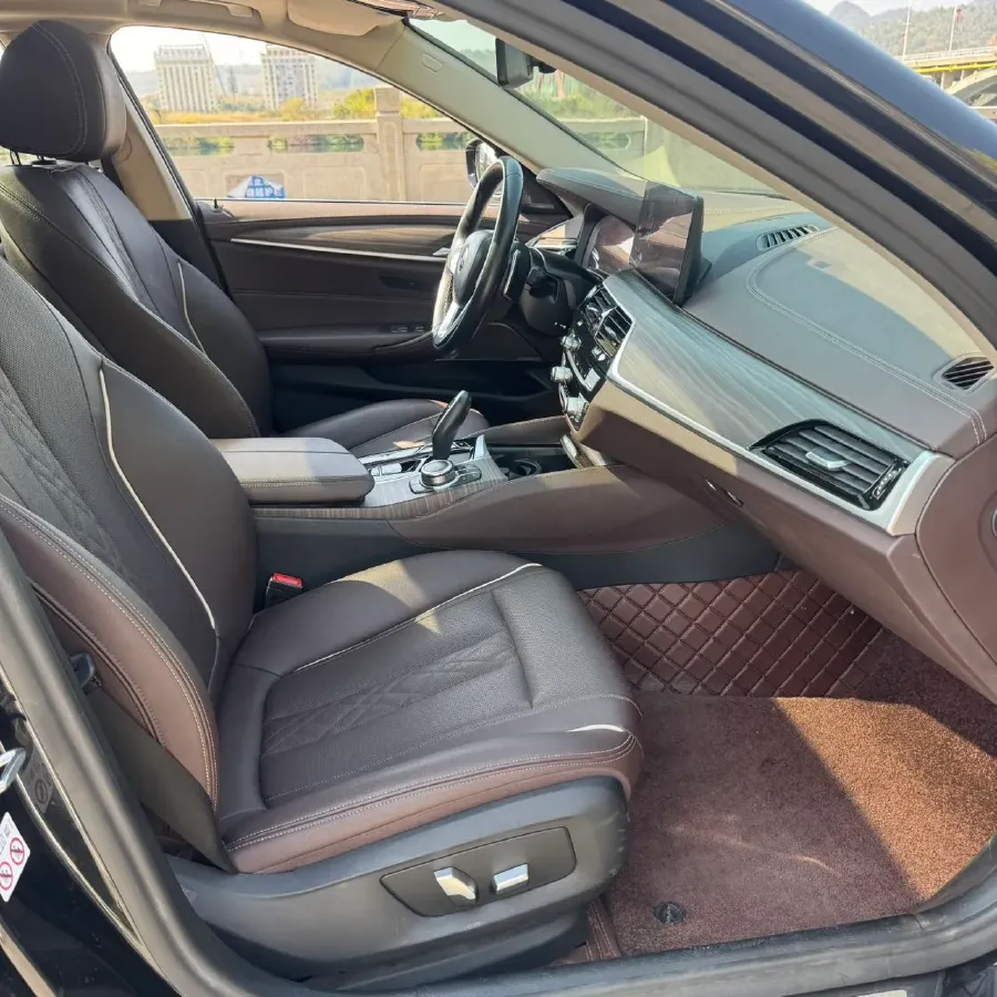 2022 BMW 5 Series 2.0T 252HP L4 8AT,autocango,china used car exporter,china ev exporter,chinese used car exporter,chinese used ev exporter