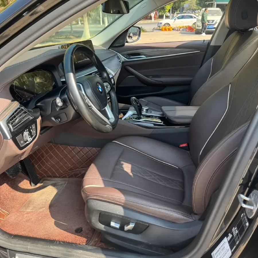 2022 BMW 5 Series 2.0T 252HP L4 8AT,autocango,china used car exporter,china ev exporter,chinese used car exporter,chinese used ev exporter