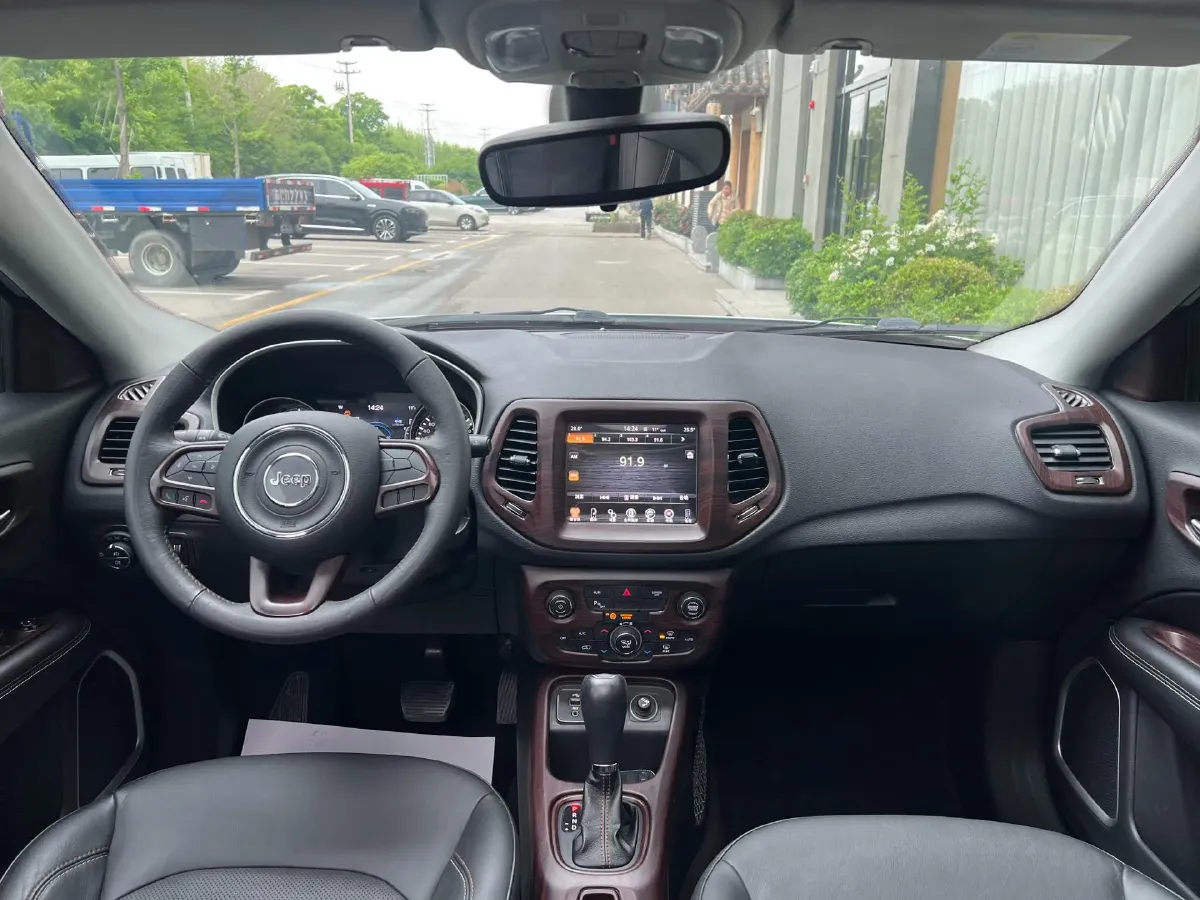 2017 Jeep Compass 1.4T 165HP L4 7DCT,autocango,china used car exporter,china ev exporter,chinese used car exporter,chinese used ev exporter