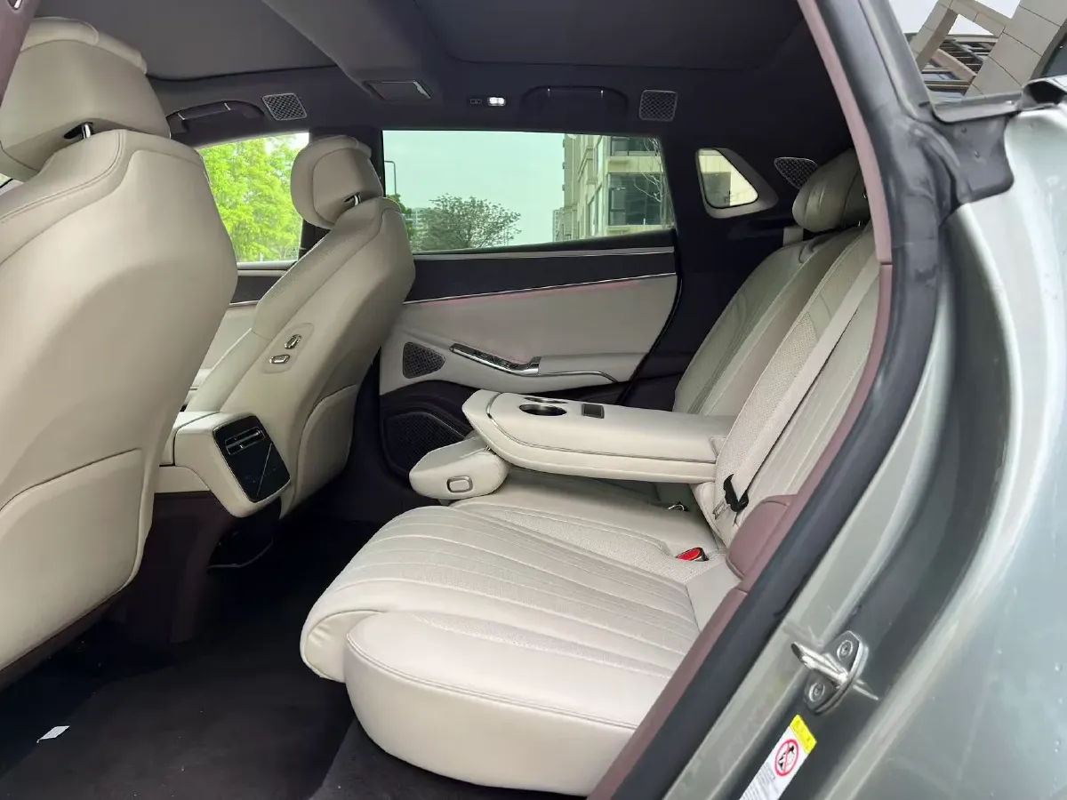 2024 Denza DenzaZ9GT 2.0T 207HP L4 E-CVT PHEV 38.5KWH,autocango,china used car exporter,china ev exporter,chinese used car exporter,chinese used ev exporter