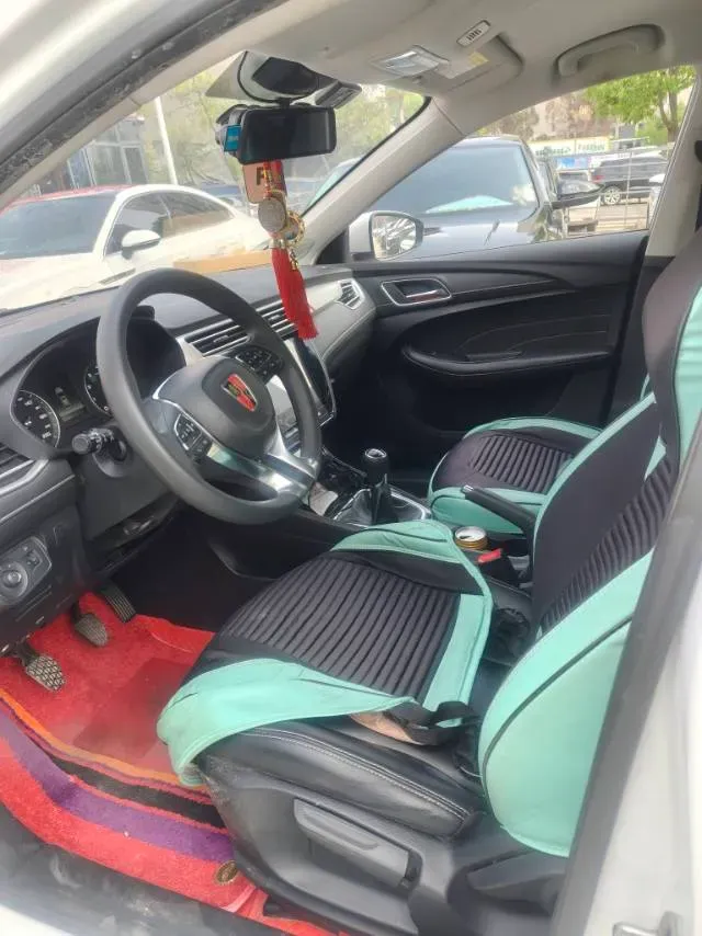 2020 Roewe i5 1.5L 120HP L4 CVT,autocango,china used car exporter,china ev exporter,chinese used car exporter,chinese used ev exporter