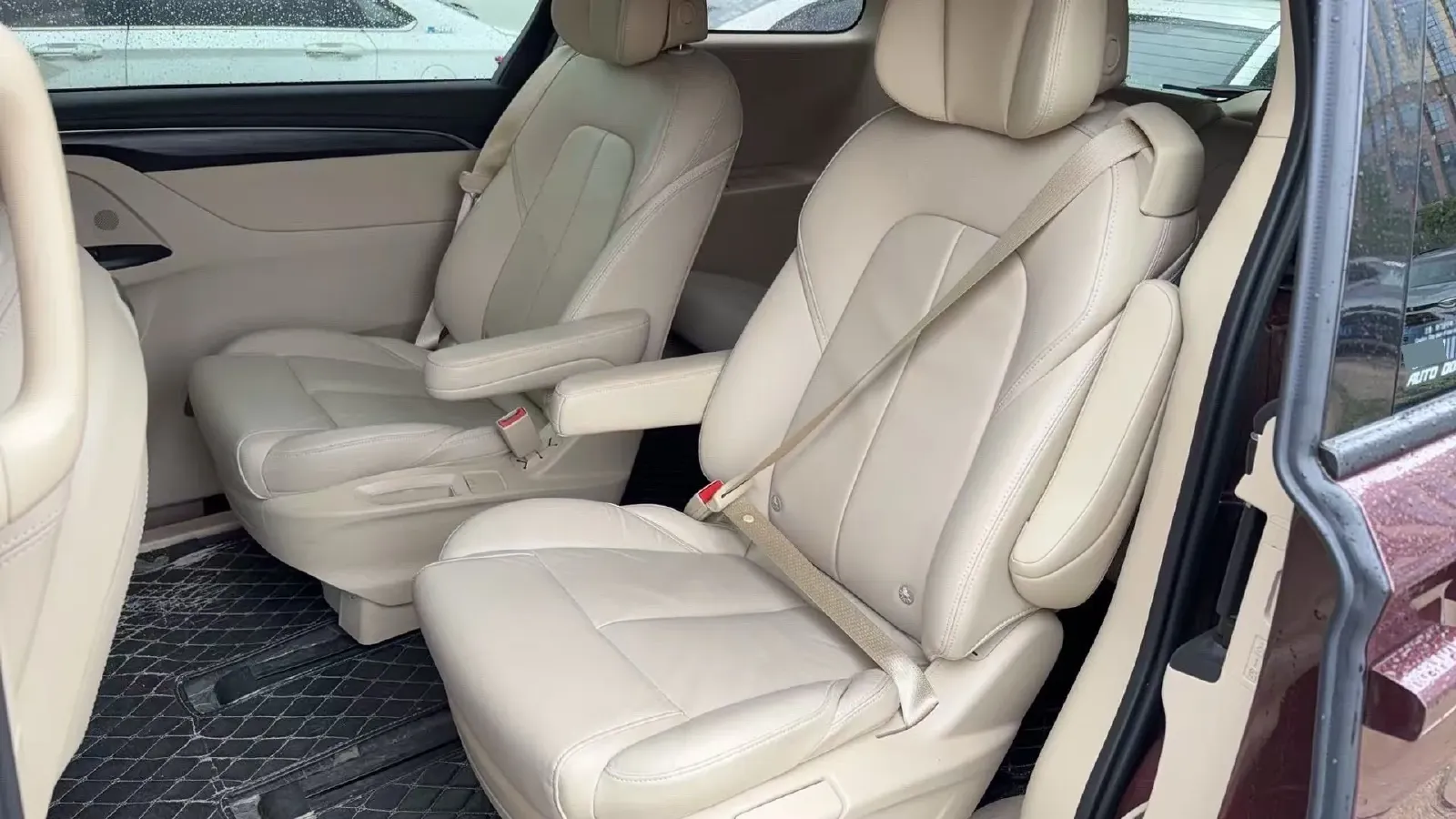 2022 Buick GL8 2.0T 237HP L4 9AT,autocango,china used car exporter,china ev exporter,chinese used car exporter,chinese used ev exporter