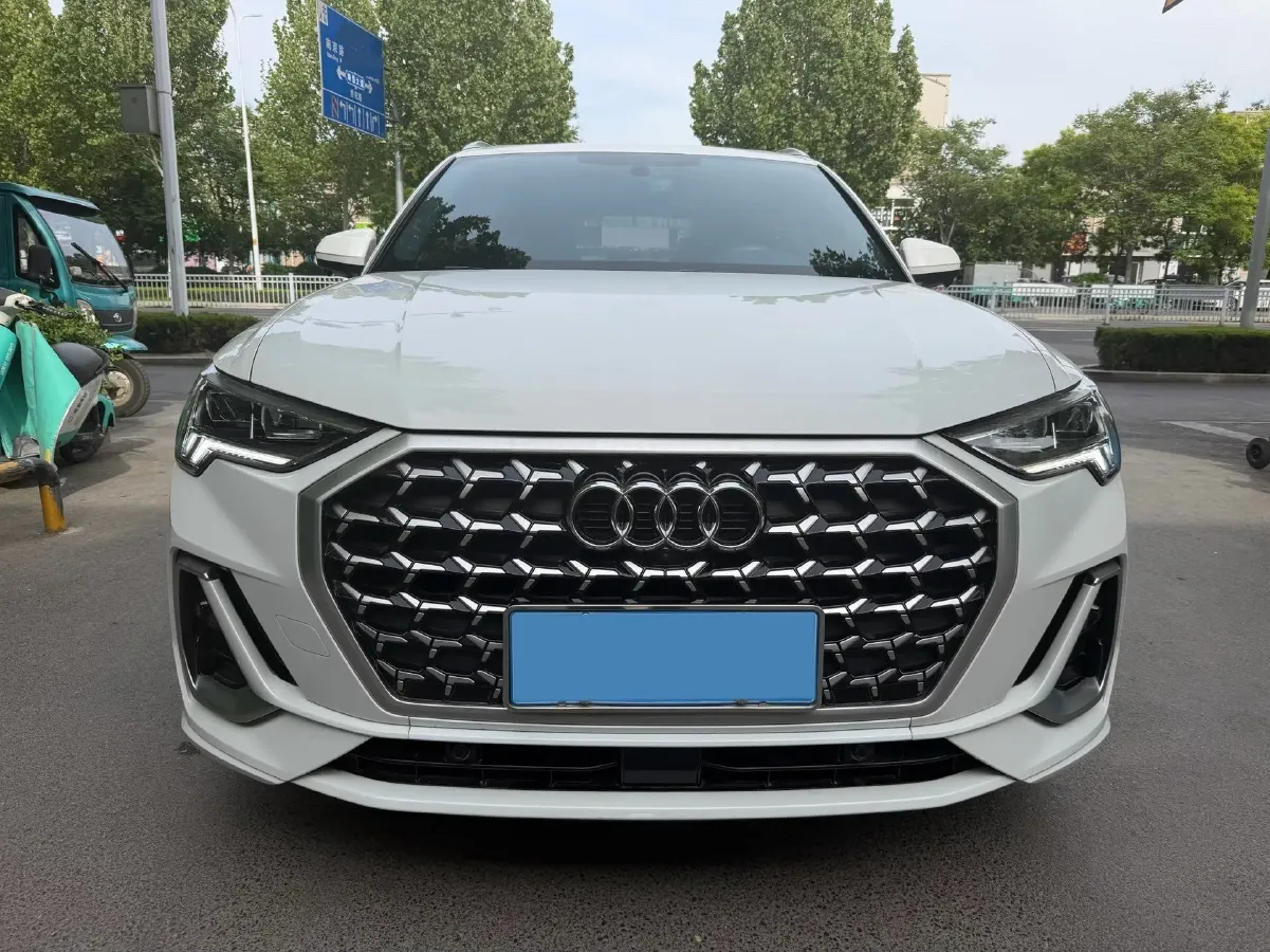 2023 Audi Q3 1.5T 160HP L4 7DCT,autocango,china used car exporter,china ev exporter,chinese used car exporter,chinese used ev exporter