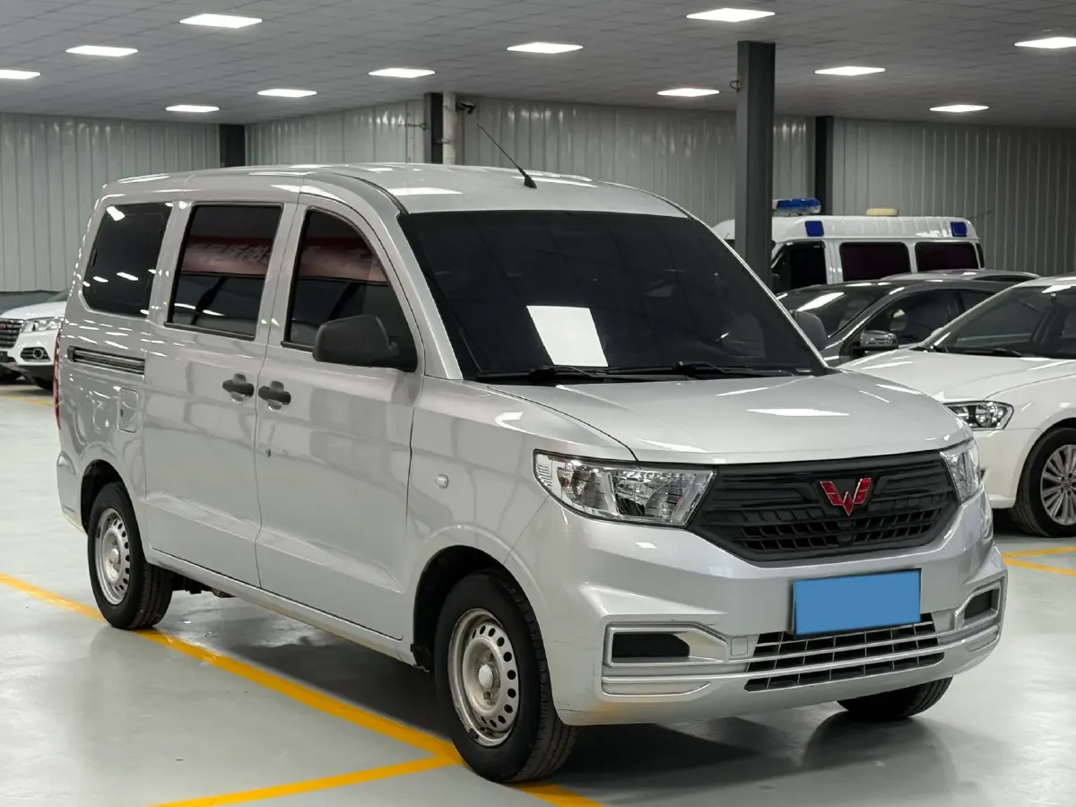 2019 WuLing HongGuang V 1.5L 99HP L4 6MT,autocango,china used car exporter,china ev exporter,chinese used car exporter,chinese used ev exporter