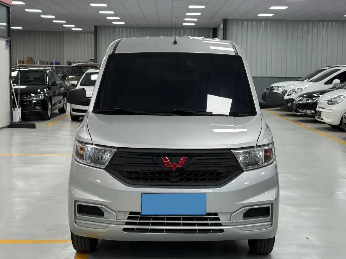 2019 WuLing HongGuang V 1.5L 99HP L4 6MT,autocango,china used car exporter,china ev exporter,chinese used car exporter,chinese used ev exporter