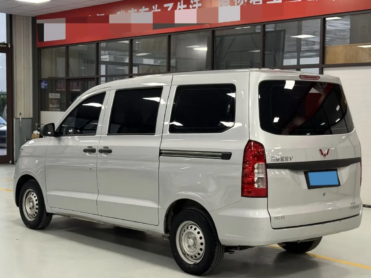 2019 WuLing HongGuang V 1.5L 99HP L4 6MT,autocango,china used car exporter,china ev exporter,chinese used car exporter,chinese used ev exporter