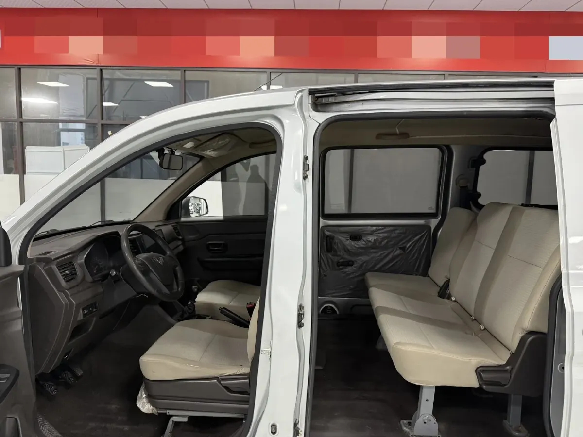 2019 WuLing HongGuang V 1.5L 99HP L4 6MT,autocango,china used car exporter,china ev exporter,chinese used car exporter,chinese used ev exporter