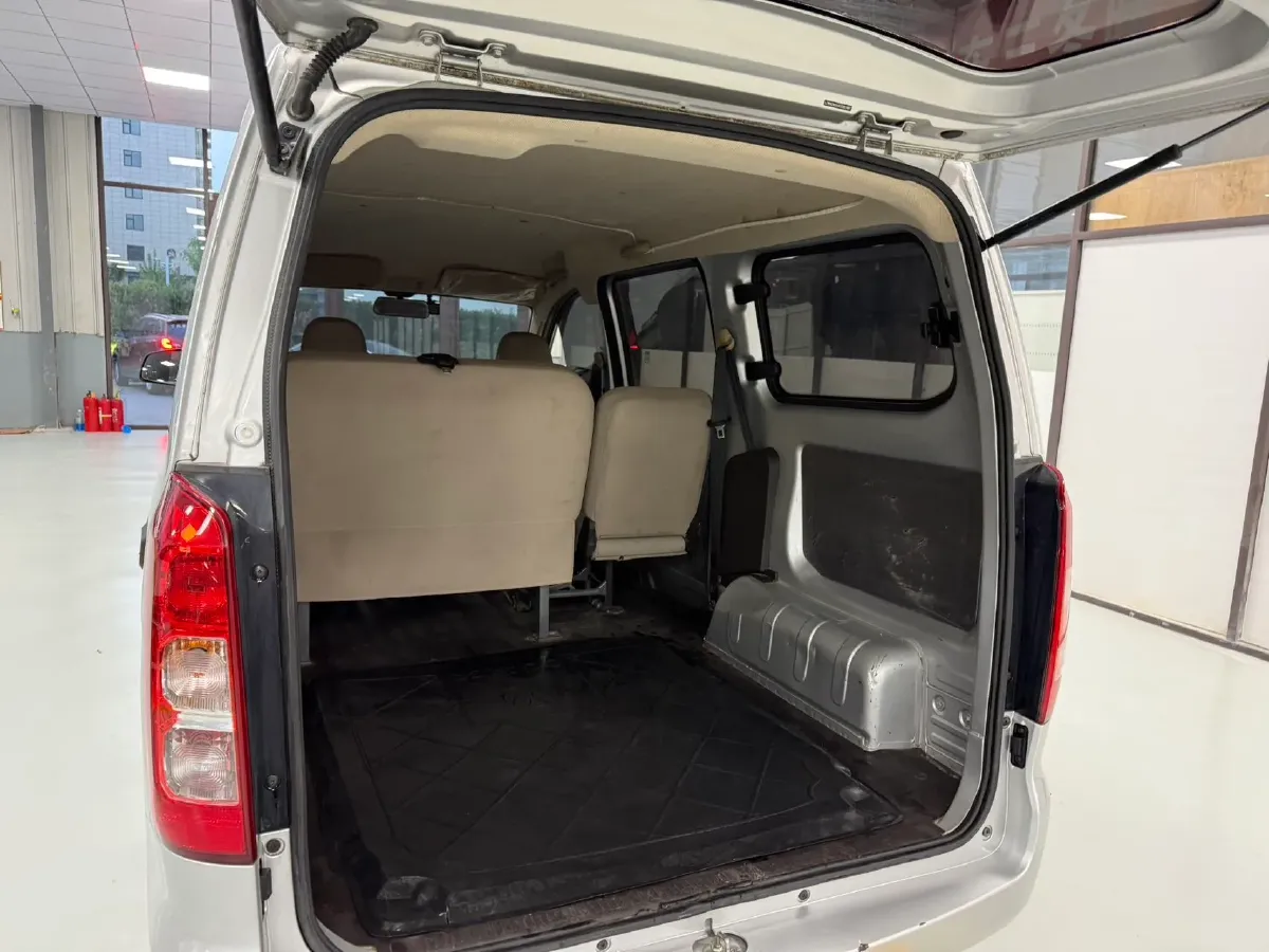 2019 WuLing HongGuang V 1.5L 99HP L4 6MT,autocango,china used car exporter,china ev exporter,chinese used car exporter,chinese used ev exporter