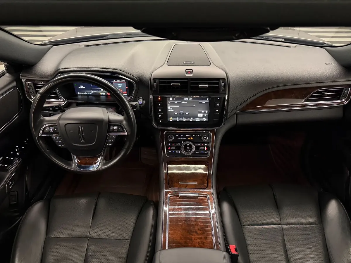 2018 Lincoln Continental 2.0T 261HP L4 6AT,autocango,china used car exporter,china ev exporter,chinese used car exporter,chinese used ev exporter