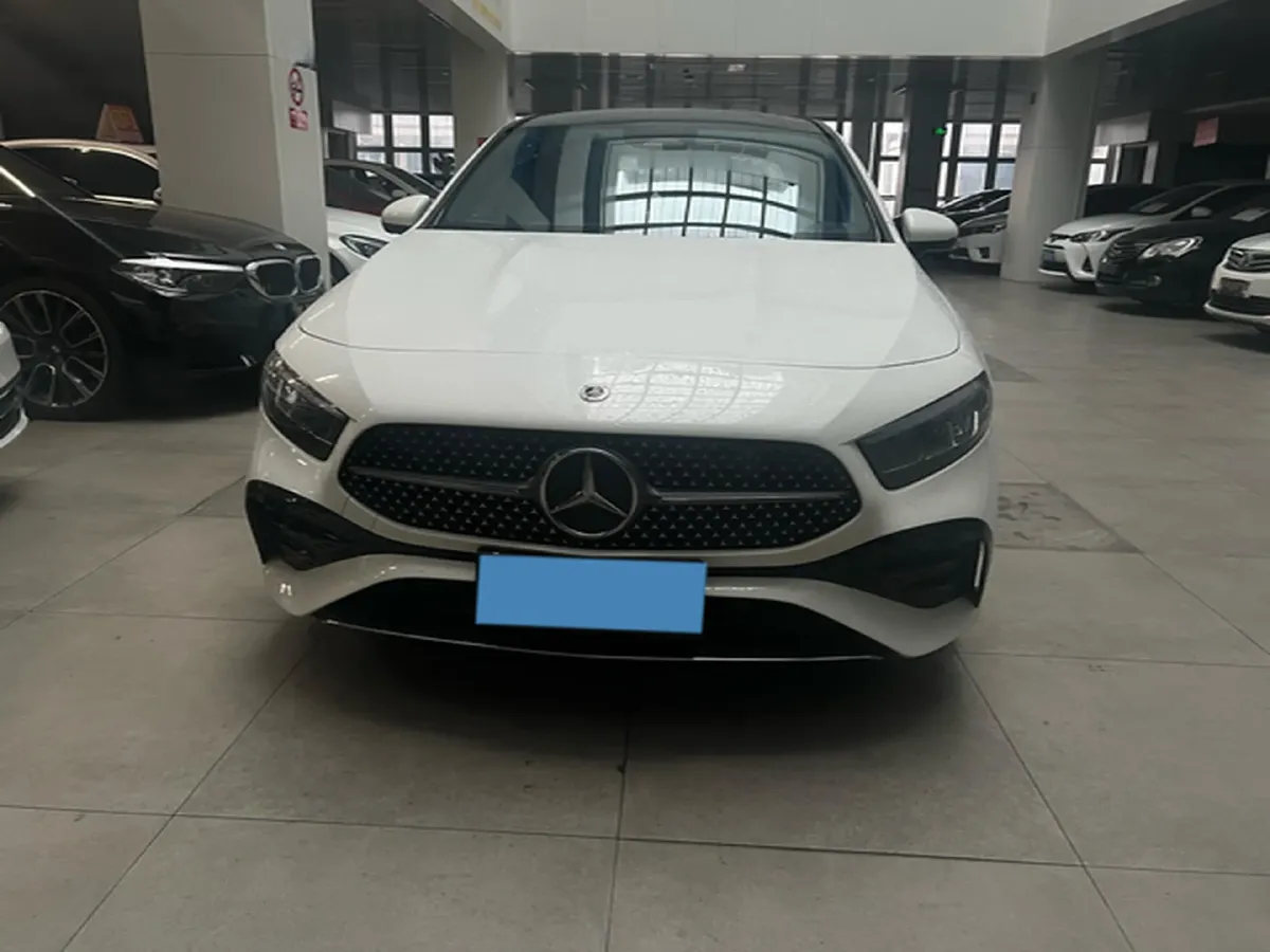 2024 Mercedes-Benz A Class 1.3T 163HP L4 7DCT,autocango,china used car exporter,china ev exporter,chinese used car exporter,chinese used ev exporter