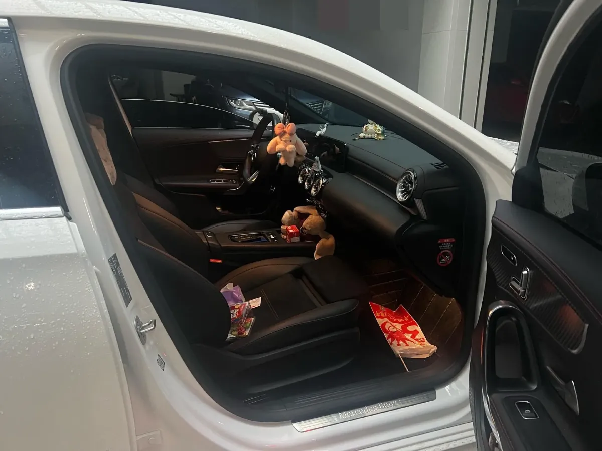 2024 Mercedes-Benz A Class 1.3T 163HP L4 7DCT,autocango,china used car exporter,china ev exporter,chinese used car exporter,chinese used ev exporter