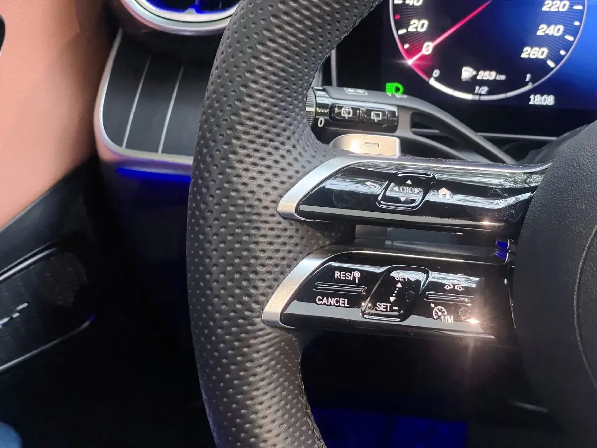 2023 Mercedes-Benz GLC Class 2.0T 258HP L4 9AT,autocango,china used car exporter,china ev exporter,chinese used car exporter,chinese used ev exporter