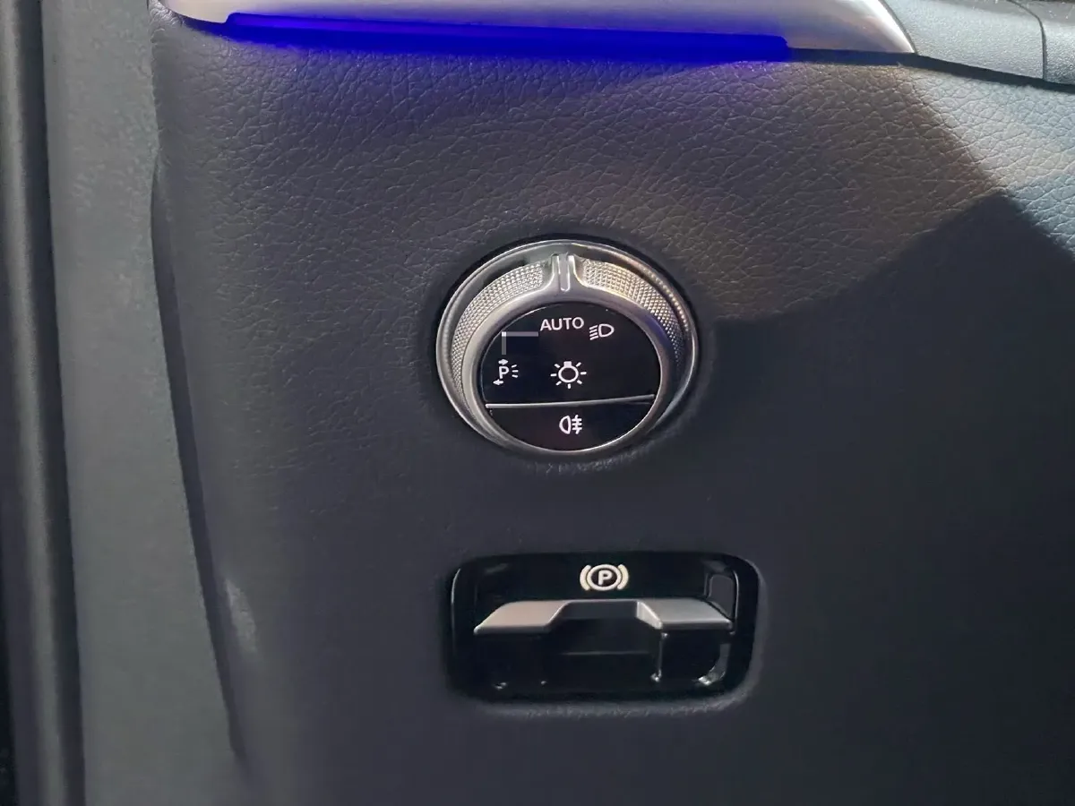 2023 Mercedes-Benz GLC Class 2.0T 258HP L4 9AT,autocango,china used car exporter,china ev exporter,chinese used car exporter,chinese used ev exporter