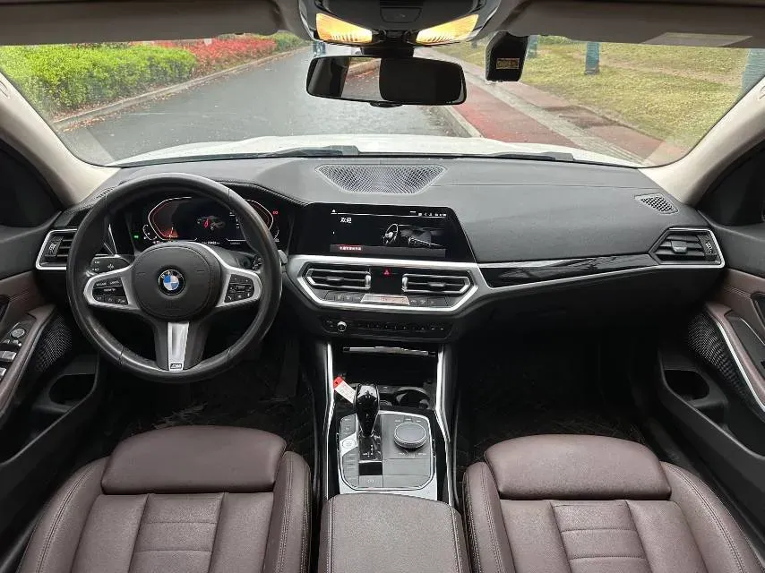 2021 BMW 3 Series 2.0T 156HP L4 8AT,autocango,china used car exporter,china ev exporter,chinese used car exporter,chinese used ev exporter