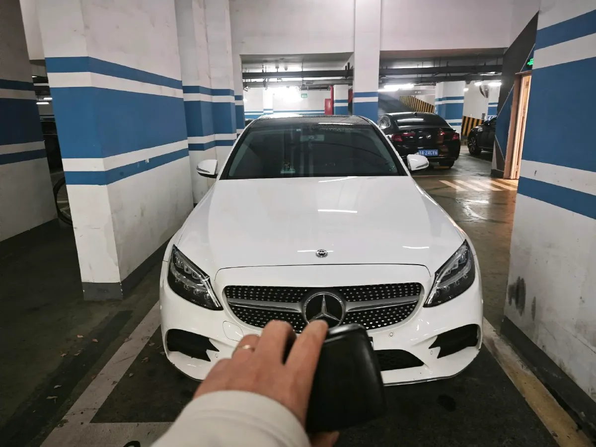 2020 Mercedes-Benz C Class 1.5T 184HP L4 9AT,autocango,china used car exporter,china ev exporter,chinese used car exporter,chinese used ev exporter