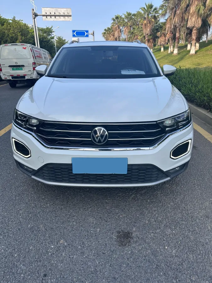 2022 Volkswagen T-Roc 1.4T 150HP L4 7DCT,autocango,china used car exporter,china ev exporter,chinese used car exporter,chinese used ev exporter