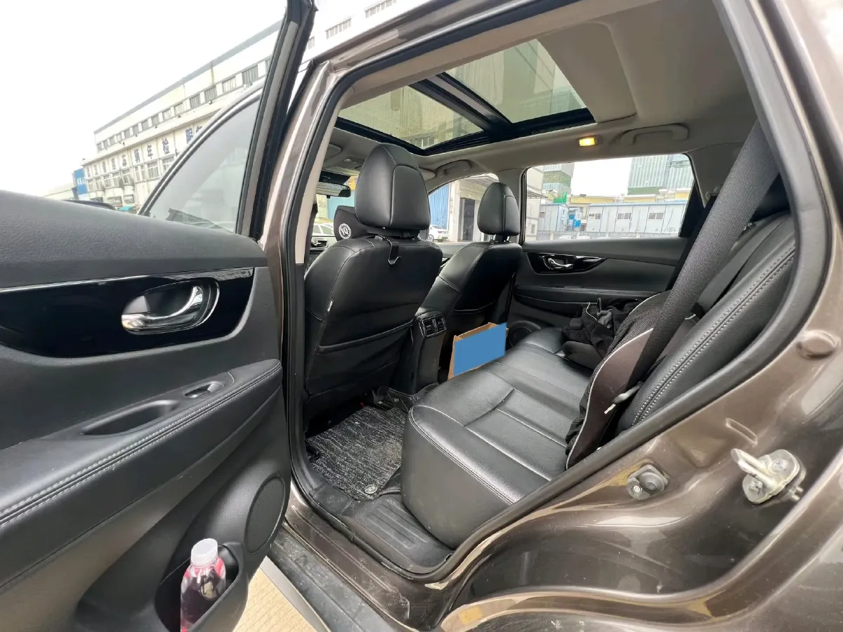 2021 Nissan X-Trail 2.0L 151HP L4 CVT,autocango,china used car exporter,china ev exporter,chinese used car exporter,chinese used ev exporter