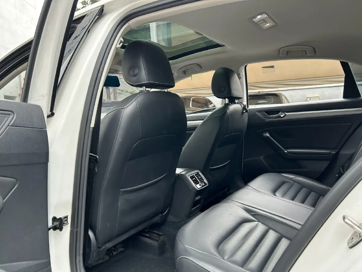 2019 Volkswagen Passat 1.4T 150HP L4 7DCT,autocango,china used car exporter,china ev exporter,chinese used car exporter,chinese used ev exporter