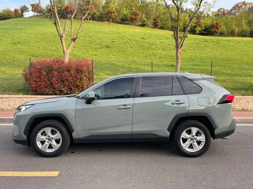 2020 Toyota RAV4 2.0L 171HP L4 CVT,autocango,china used car exporter,china ev exporter,chinese used car exporter,chinese used ev exporter