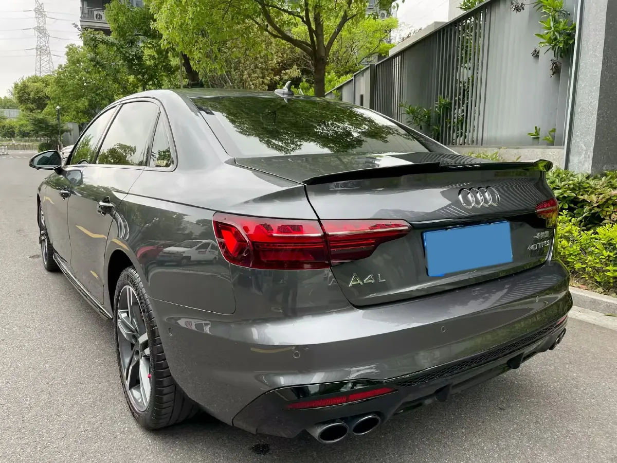2022 Audi A4L 2.0T 190HP L4 7DCT,autocango,china used car exporter,china ev exporter,chinese used car exporter,chinese used ev exporter
