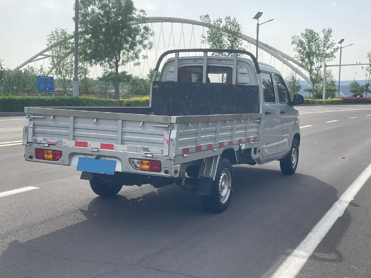 2021 WuLing RongGuang New Truck 1.5L 99HP L4 5MT,autocango,china used car exporter,china ev exporter,chinese used car exporter,chinese used ev exporter