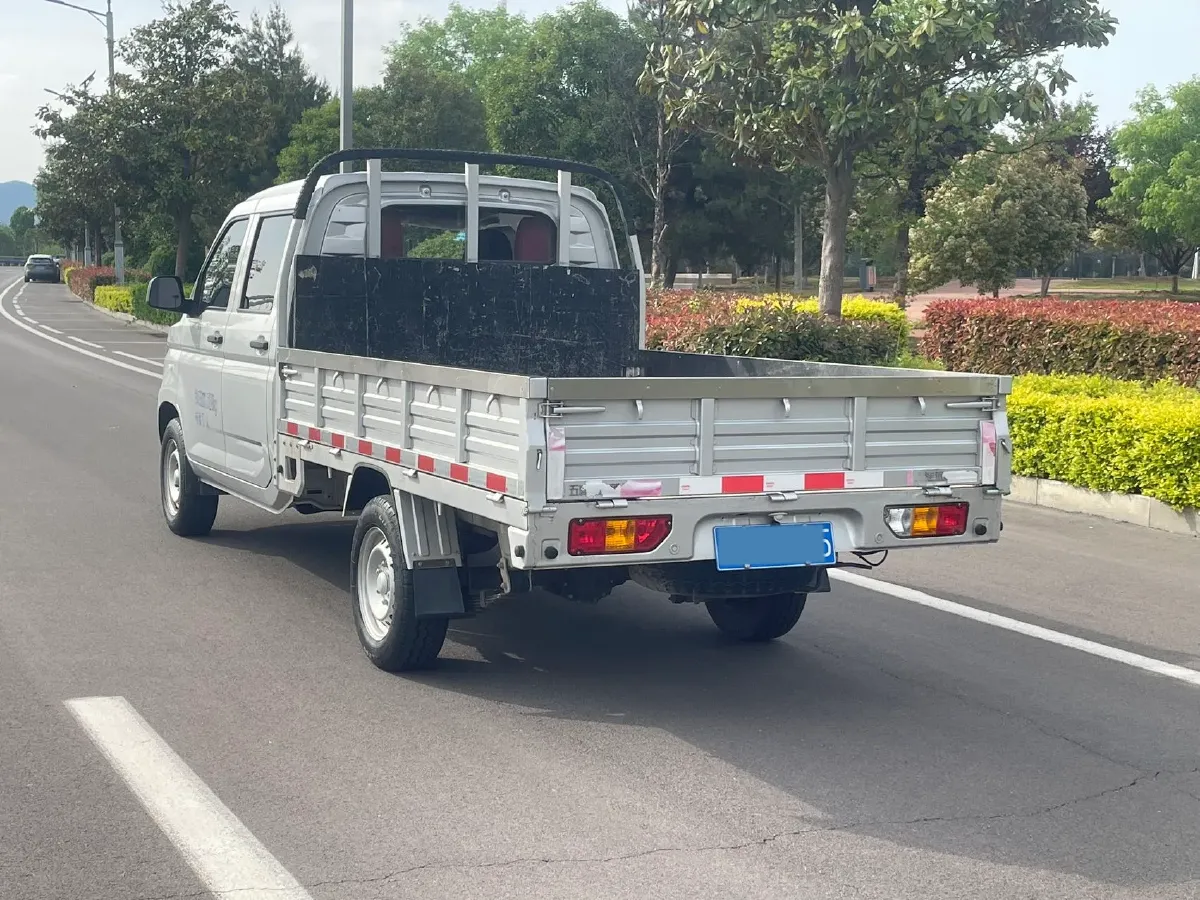 2021 WuLing RongGuang New Truck 1.5L 99HP L4 5MT,autocango,china used car exporter,china ev exporter,chinese used car exporter,chinese used ev exporter