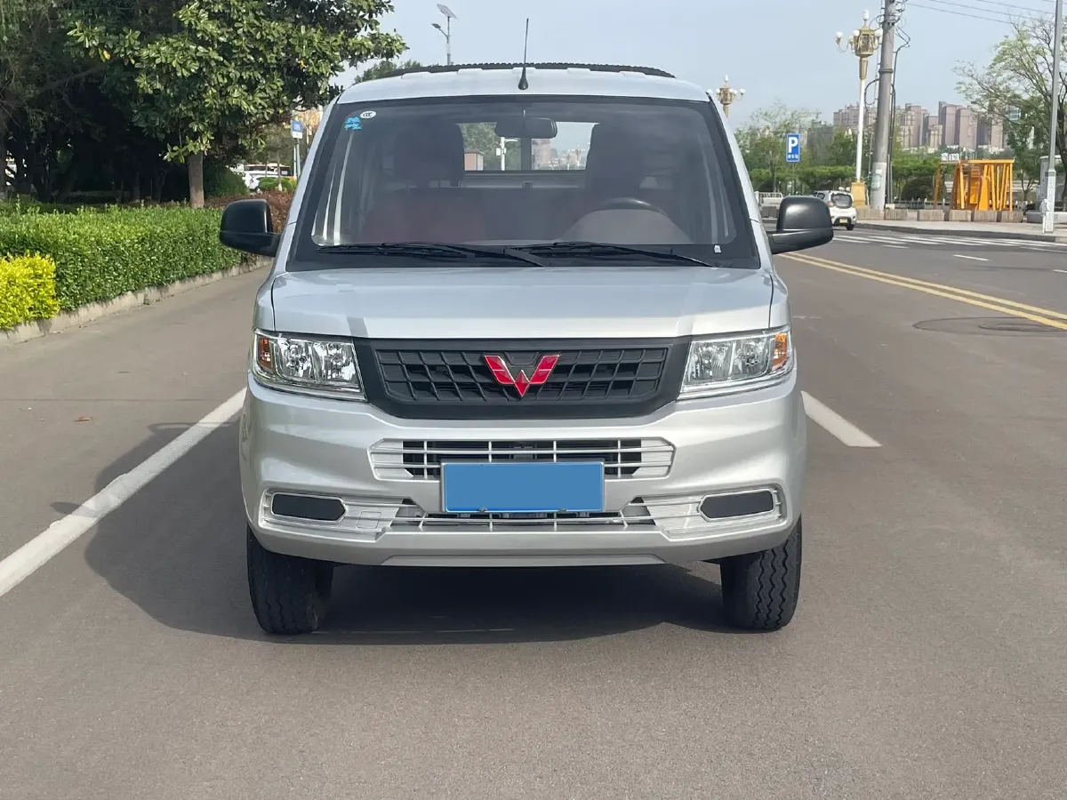 2021 WuLing RongGuang New Truck 1.5L 99HP L4 5MT,autocango,china used car exporter,china ev exporter,chinese used car exporter,chinese used ev exporter
