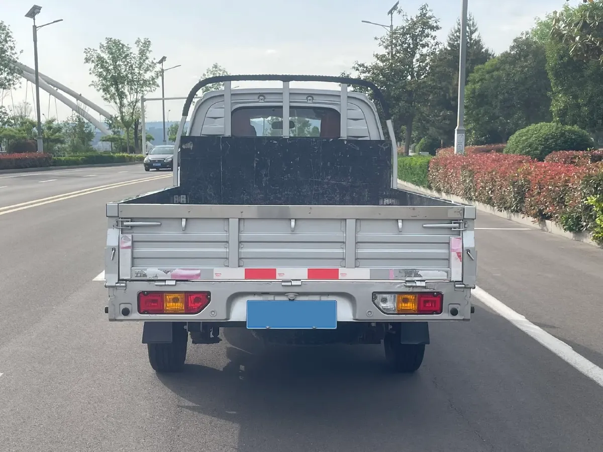 2021 WuLing RongGuang New Truck 1.5L 99HP L4 5MT,autocango,china used car exporter,china ev exporter,chinese used car exporter,chinese used ev exporter