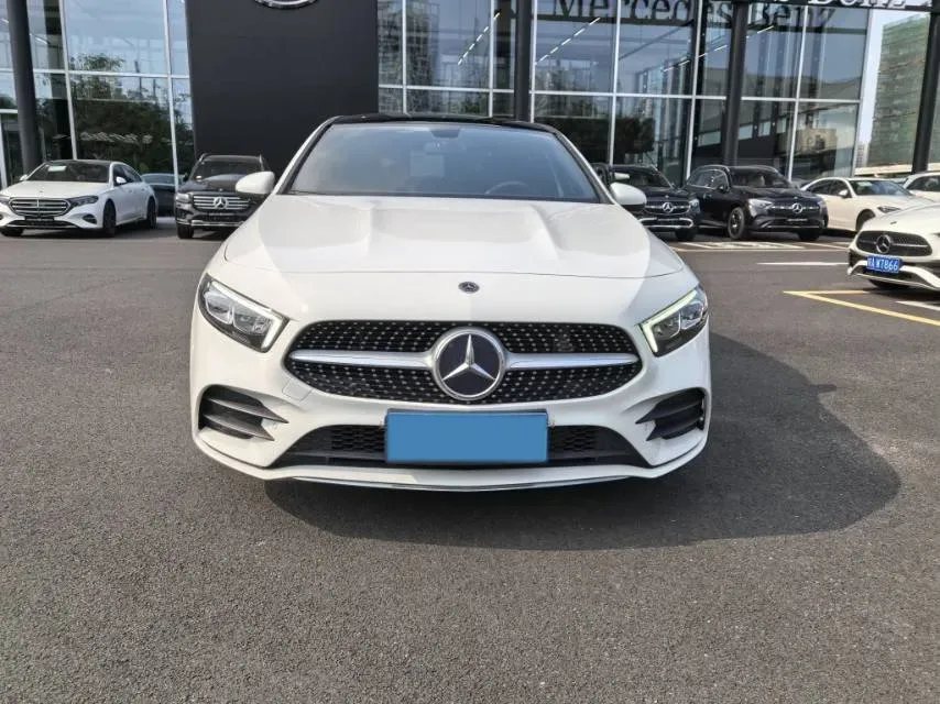 2022 Mercedes-Benz A Class 1.3T 163HP L4 7DCT,autocango,china used car exporter,china ev exporter,chinese used car exporter,chinese used ev exporter