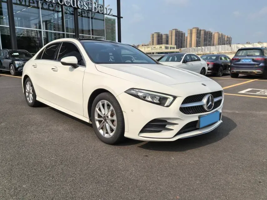 2022 Mercedes-Benz A Class 1.3T 163HP L4 7DCT,autocango,china used car exporter,china ev exporter,chinese used car exporter,chinese used ev exporter
