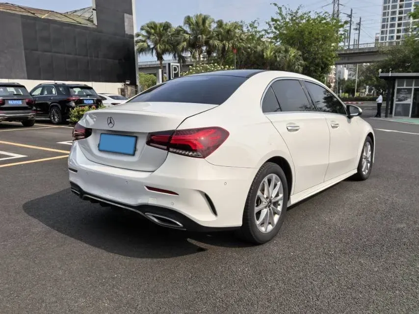 2022 Mercedes-Benz A Class 1.3T 163HP L4 7DCT,autocango,china used car exporter,china ev exporter,chinese used car exporter,chinese used ev exporter