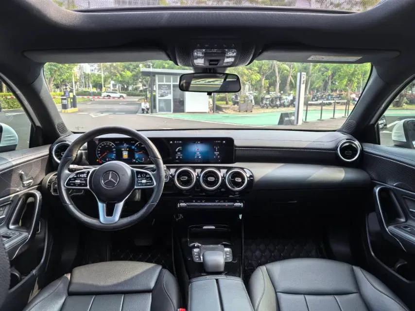 2022 Mercedes-Benz A Class 1.3T 163HP L4 7DCT,autocango,china used car exporter,china ev exporter,chinese used car exporter,chinese used ev exporter