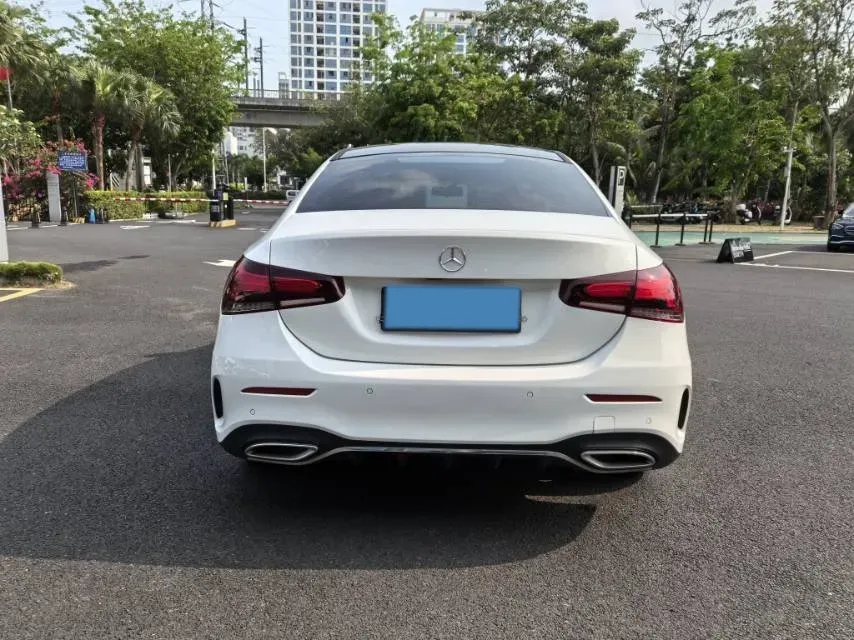 2022 Mercedes-Benz A Class 1.3T 163HP L4 7DCT,autocango,china used car exporter,china ev exporter,chinese used car exporter,chinese used ev exporter