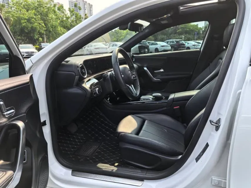 2022 Mercedes-Benz A Class 1.3T 163HP L4 7DCT,autocango,china used car exporter,china ev exporter,chinese used car exporter,chinese used ev exporter