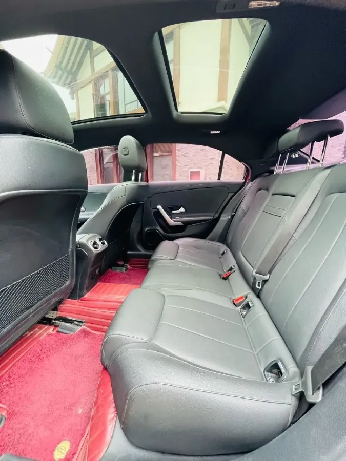2022 Mercedes-Benz A Class 1.3T 136HP L4 7DCT,autocango,china used car exporter,china ev exporter,chinese used car exporter,chinese used ev exporter