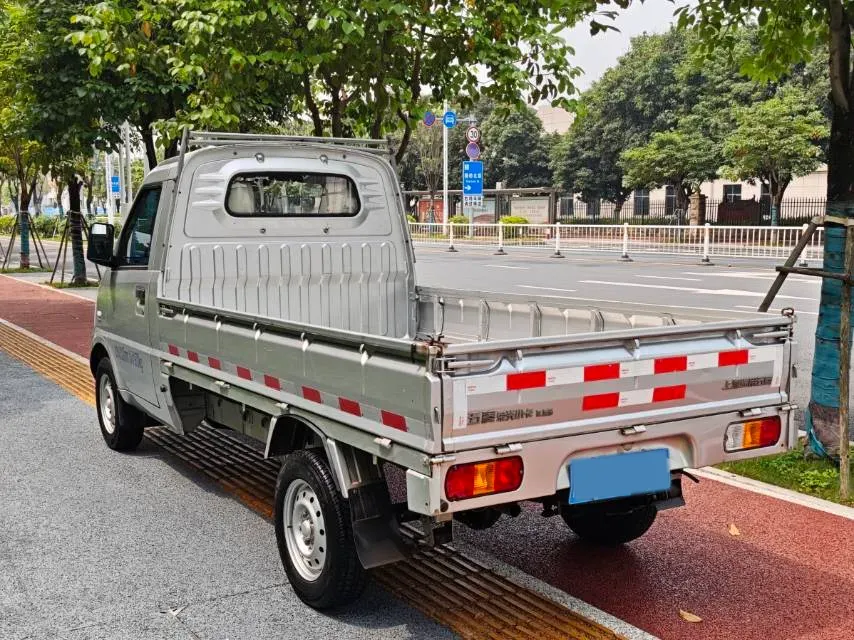 2021 WuLing RongGuang Mini Truck 1.5L 99HP L4 5MT,autocango,china used car exporter,china ev exporter,chinese used car exporter,chinese used ev exporter